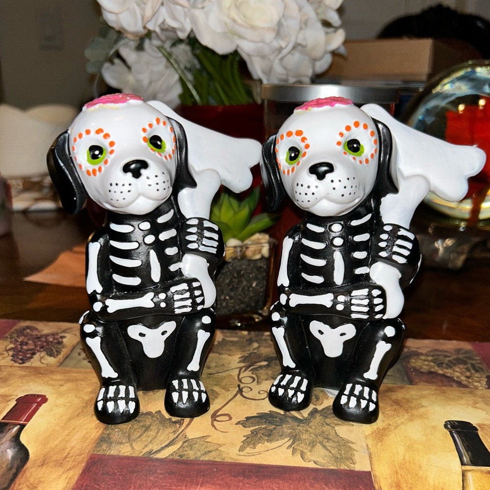 2 cute festive skeleton dogs decor comes in a pair